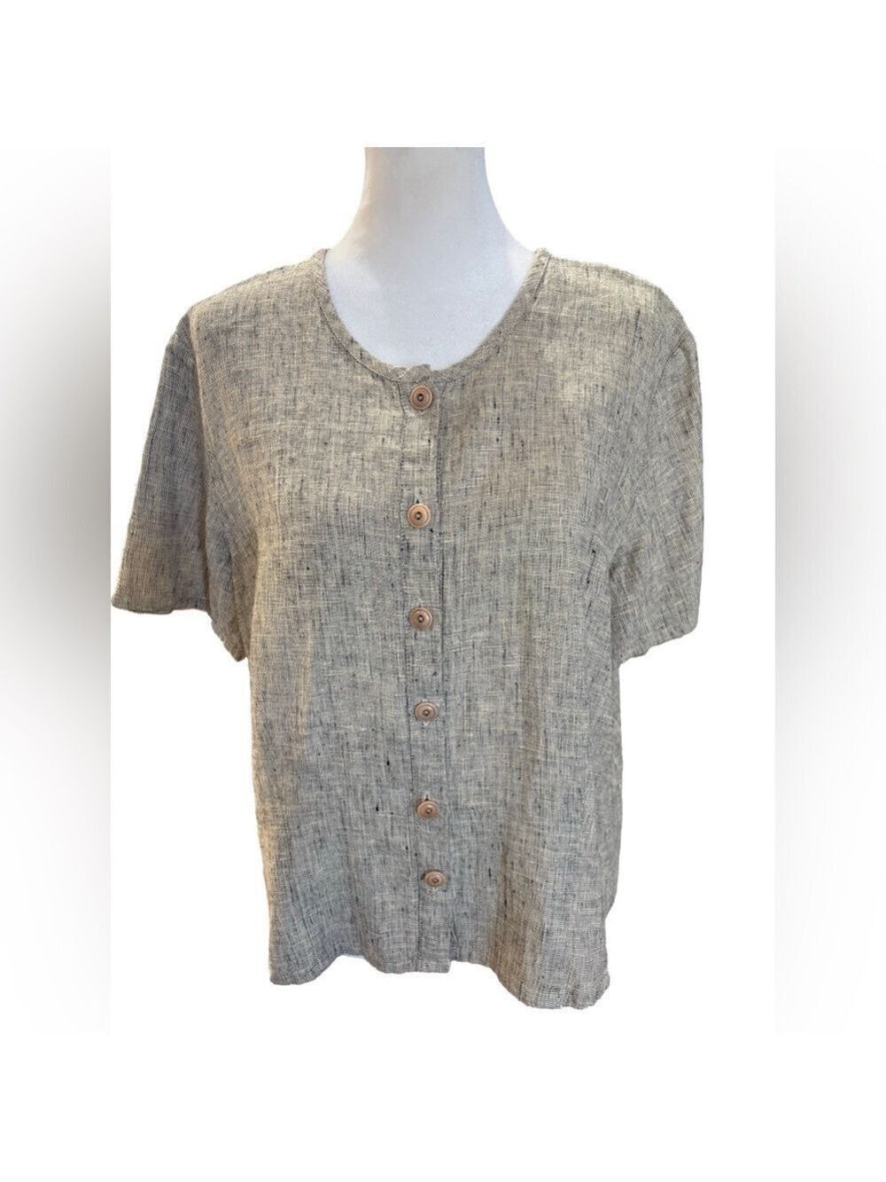 Flax Size M button front top.  Somewhat cropped lagenlook, linen, neutral